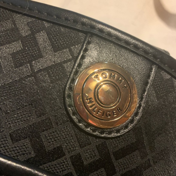 Tommy Hilfiger purse - Picture 3 of 4